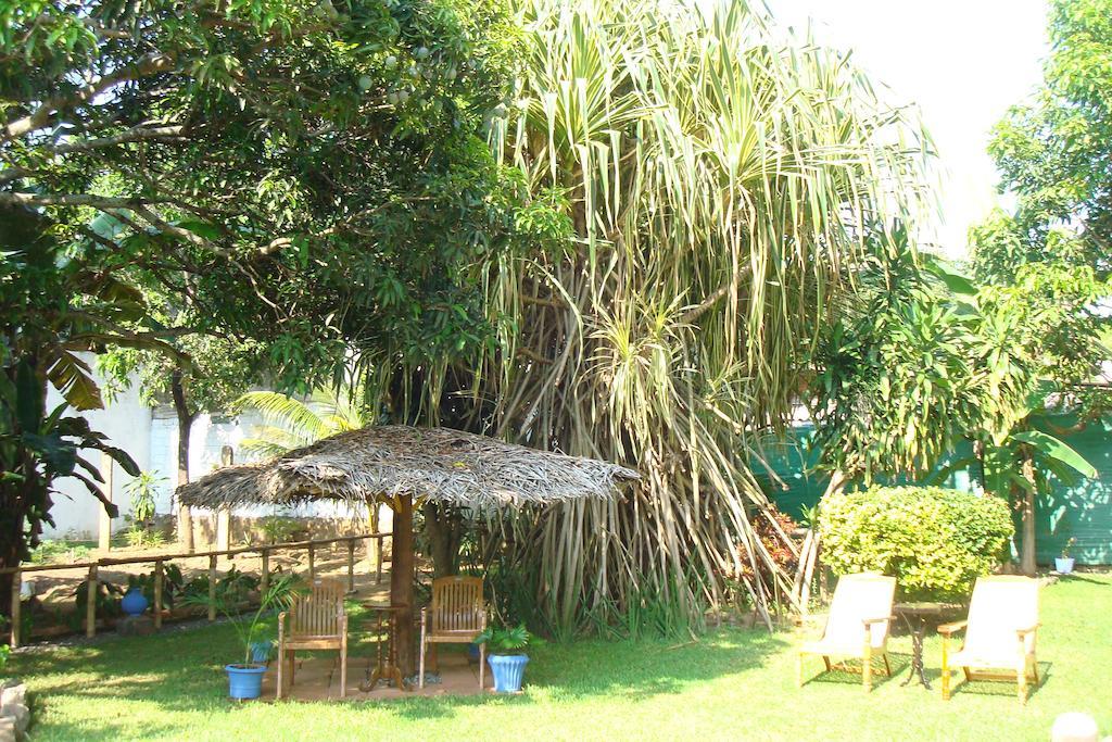 Blue Seas Guest House Дехивала-Маунт-Лавиния Экстерьер фото