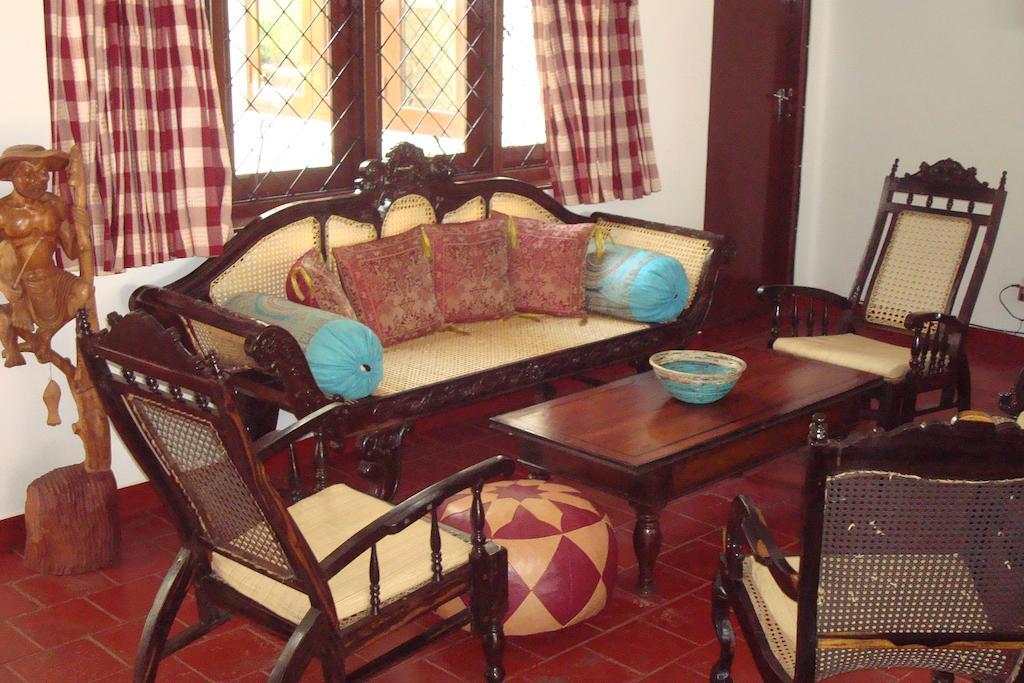 Blue Seas Guest House Дехивала-Маунт-Лавиния Экстерьер фото