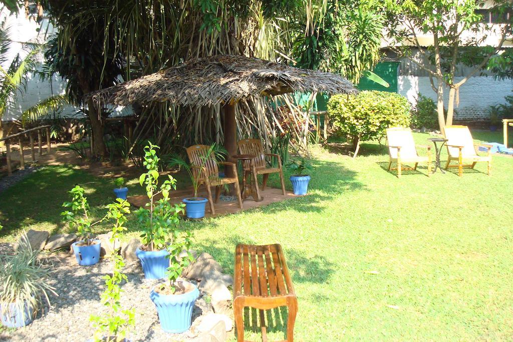 Blue Seas Guest House Дехивала-Маунт-Лавиния Экстерьер фото
