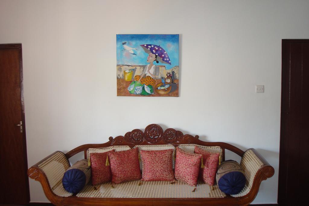 Blue Seas Guest House Дехивала-Маунт-Лавиния Экстерьер фото