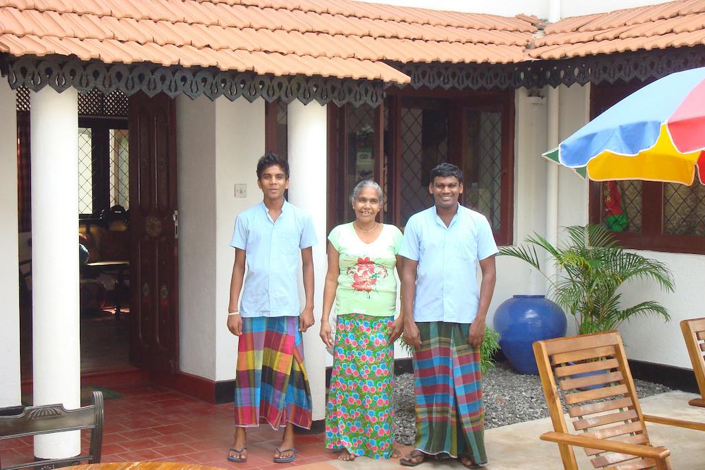 Blue Seas Guest House Дехивала-Маунт-Лавиния Экстерьер фото