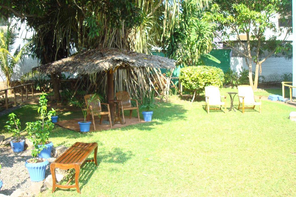 Blue Seas Guest House Дехивала-Маунт-Лавиния Экстерьер фото