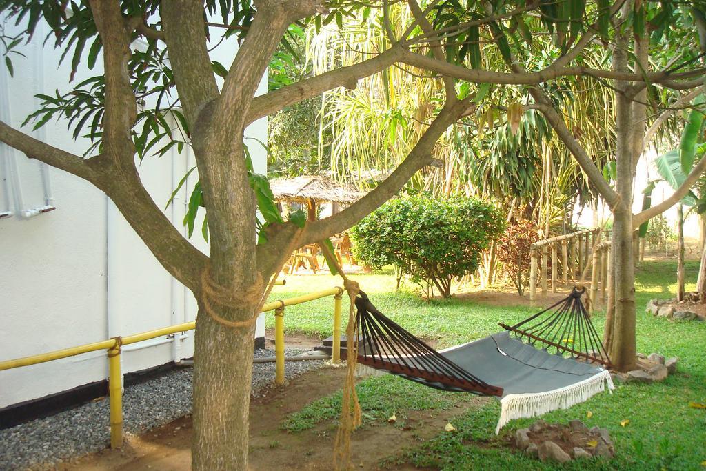 Blue Seas Guest House Дехивала-Маунт-Лавиния Экстерьер фото