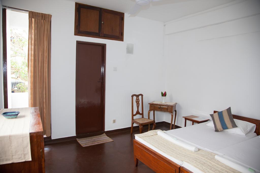 Blue Seas Guest House Дехивала-Маунт-Лавиния Номер фото