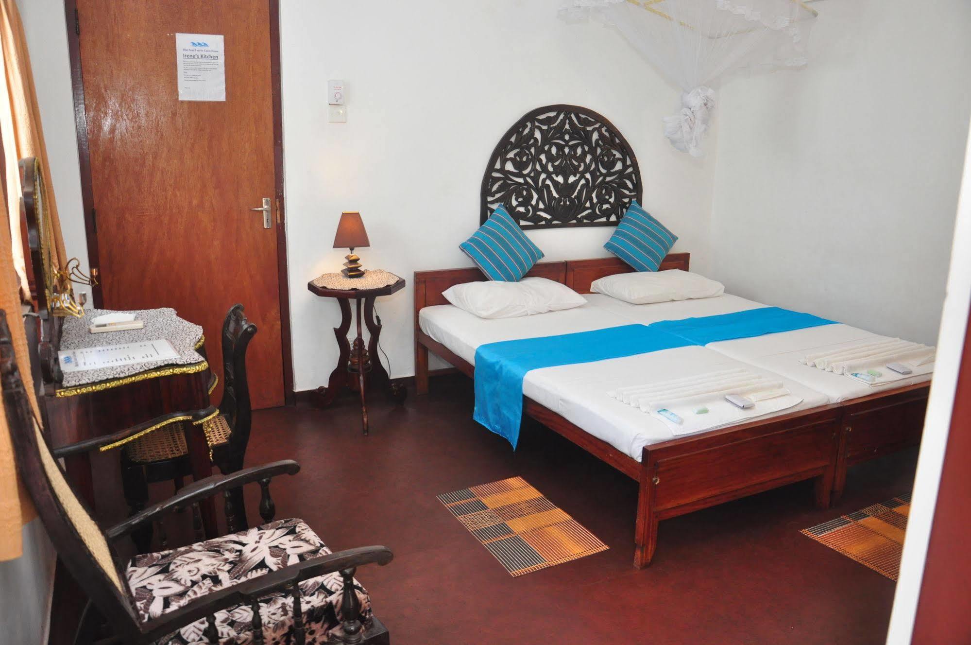 Blue Seas Guest House Дехивала-Маунт-Лавиния Экстерьер фото