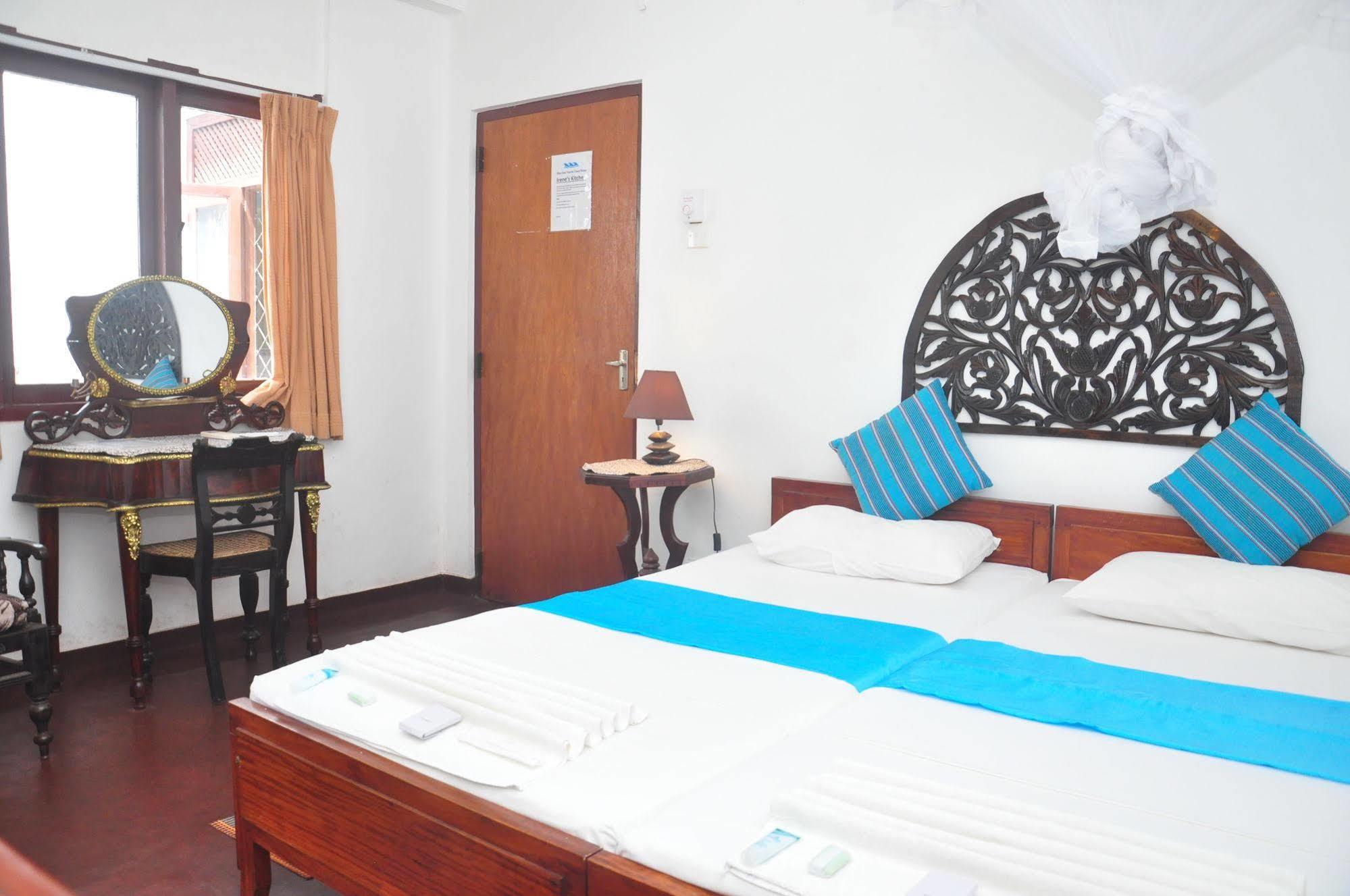 Blue Seas Guest House Дехивала-Маунт-Лавиния Экстерьер фото