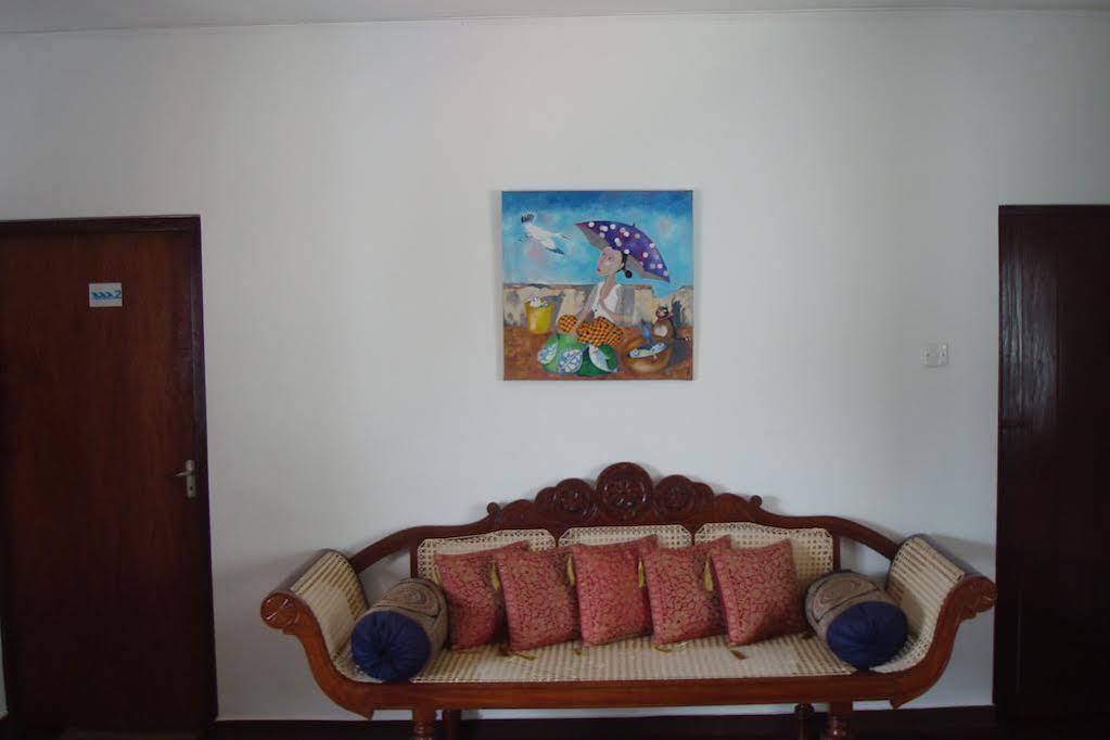 Blue Seas Guest House Дехивала-Маунт-Лавиния Экстерьер фото